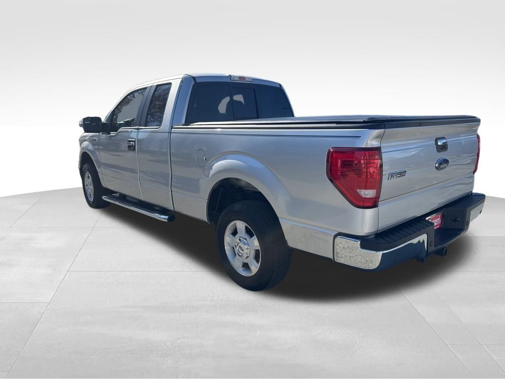 2011 Ford F-150 XLT photo 4