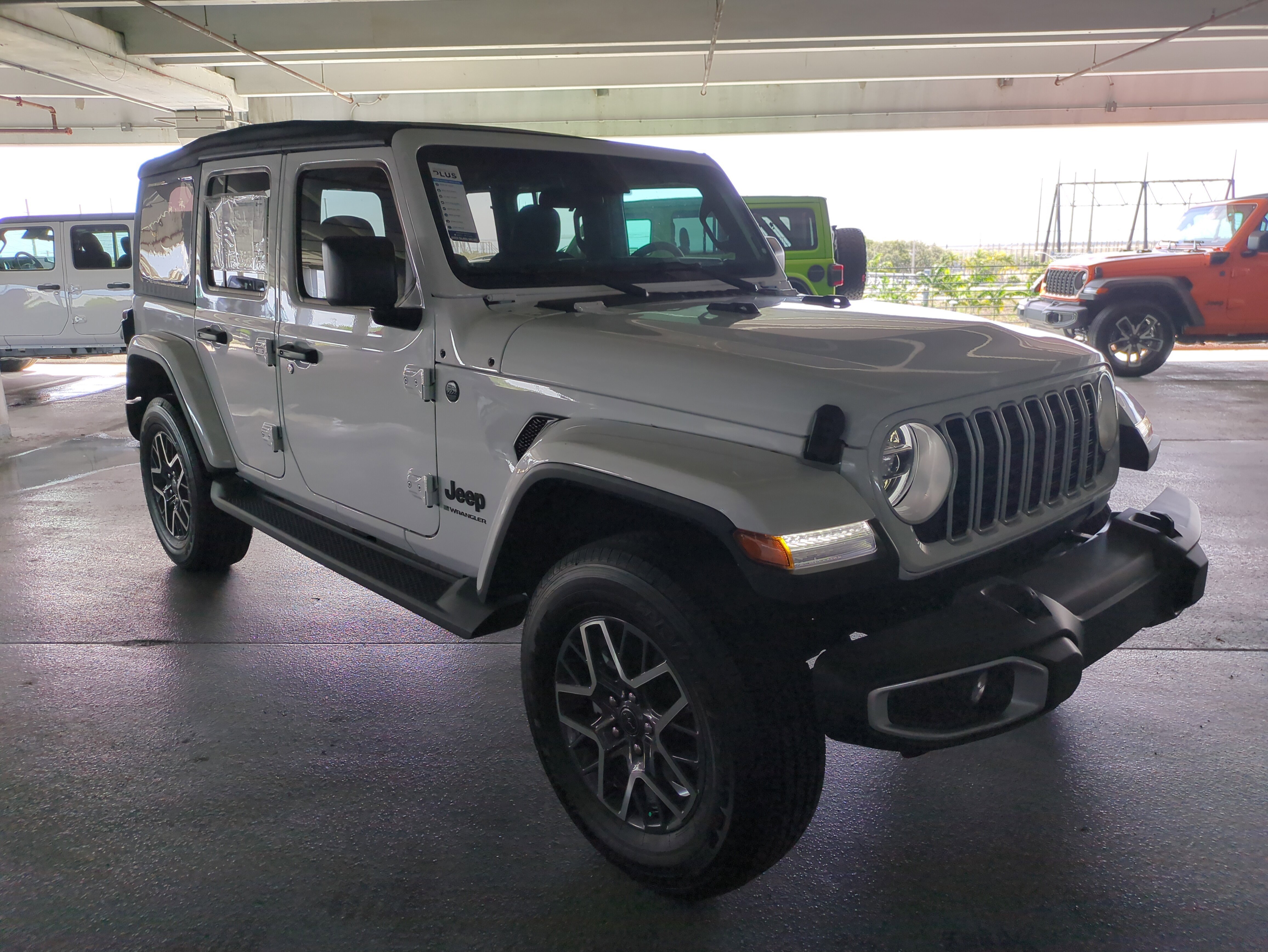 2025 Jeep Wrangler 4-Door Sahara's photo