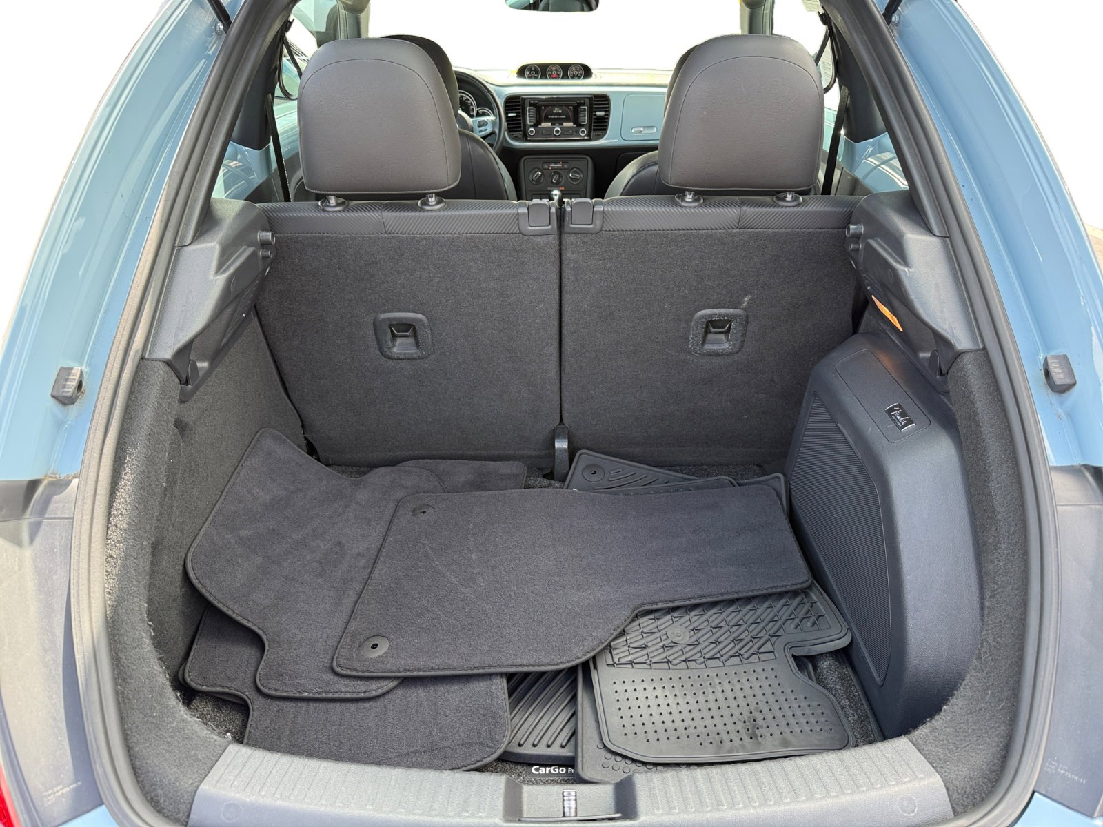 2013 Volkswagen Beetle TDI photo 17