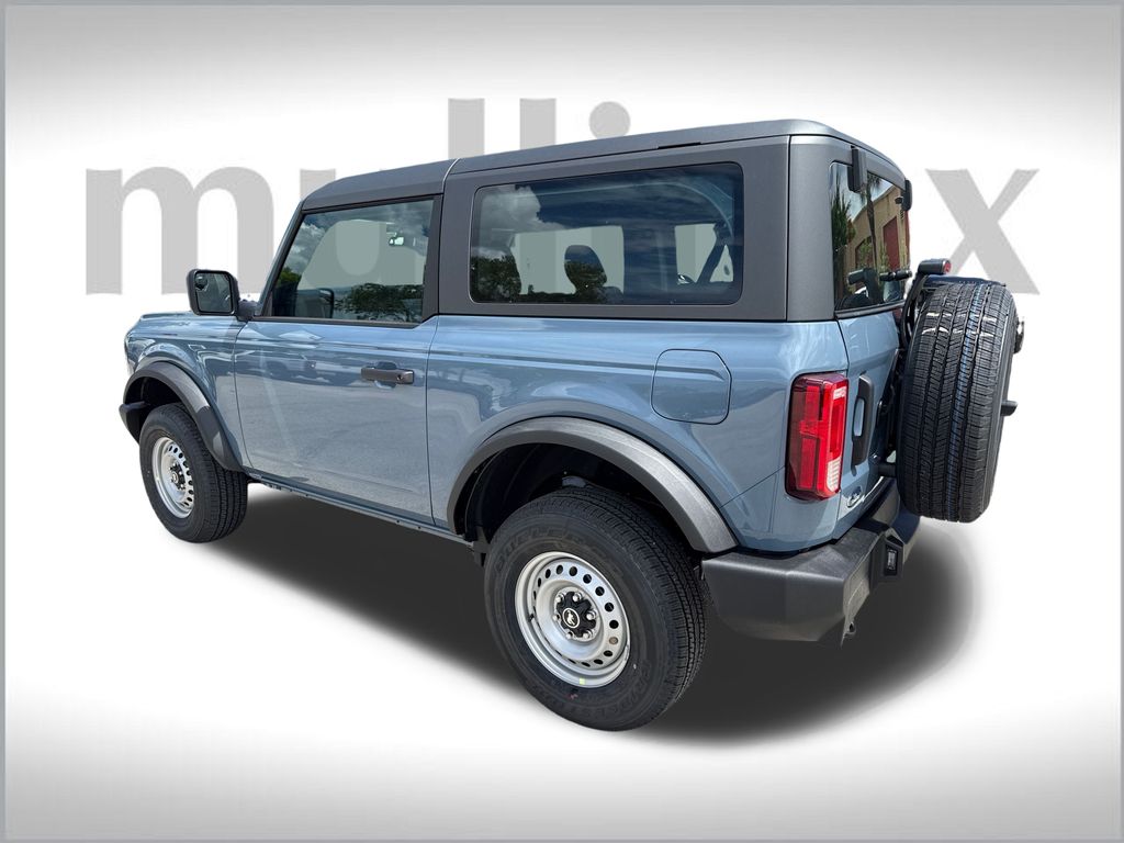 2025 Ford Bronco Base photo 3