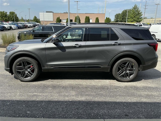 2025 Ford Explorer ST-Line photo 2