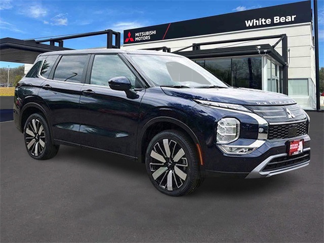 2025 Mitsubishi Outlander SE's photo