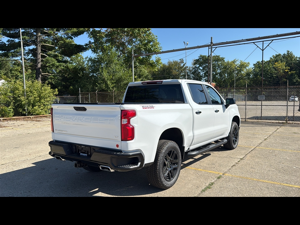 2026 Chevrolet Silverado 1500 LT Trail Boss photo 4
