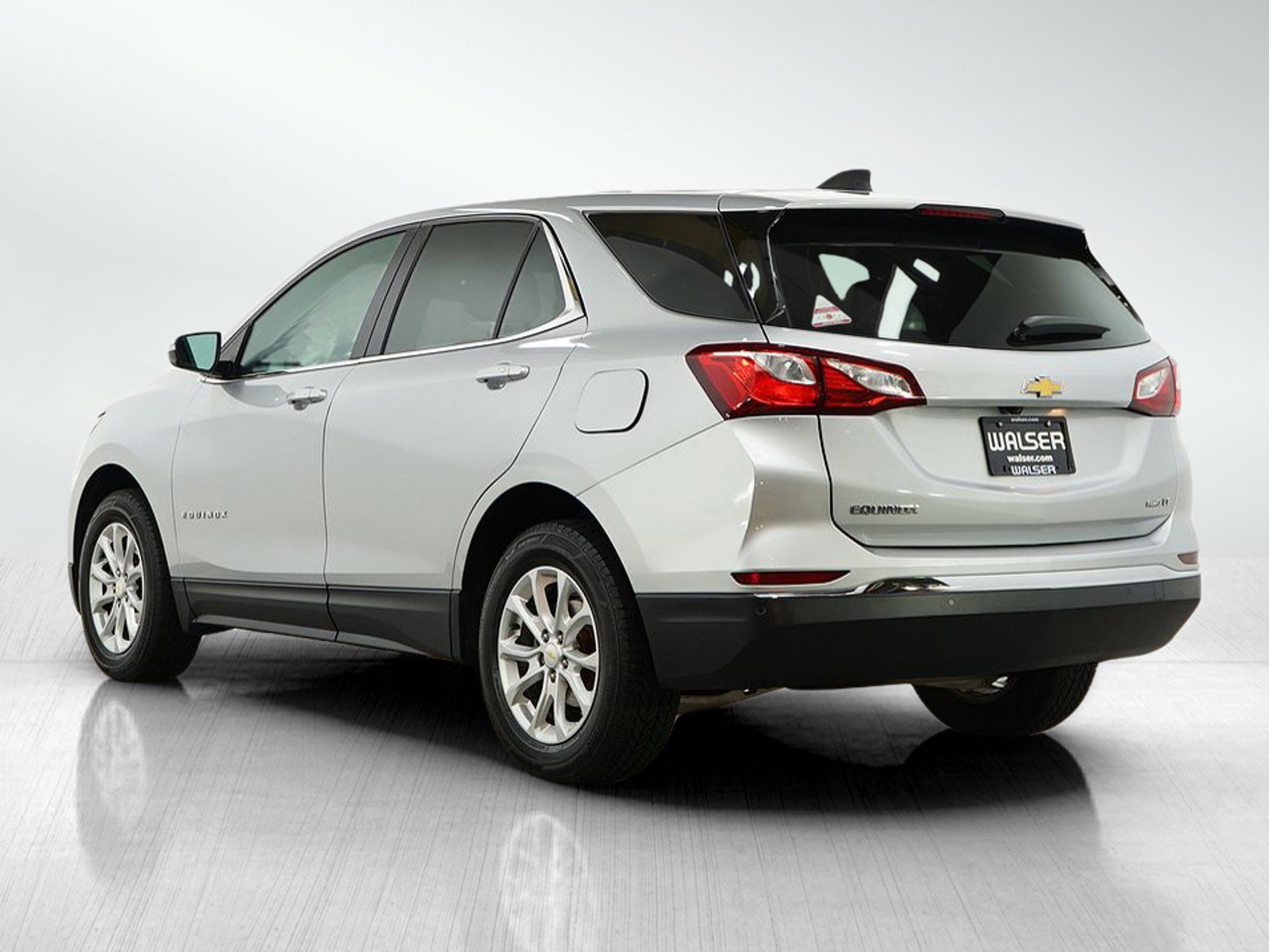 2018 Chevrolet Equinox LT photo 3