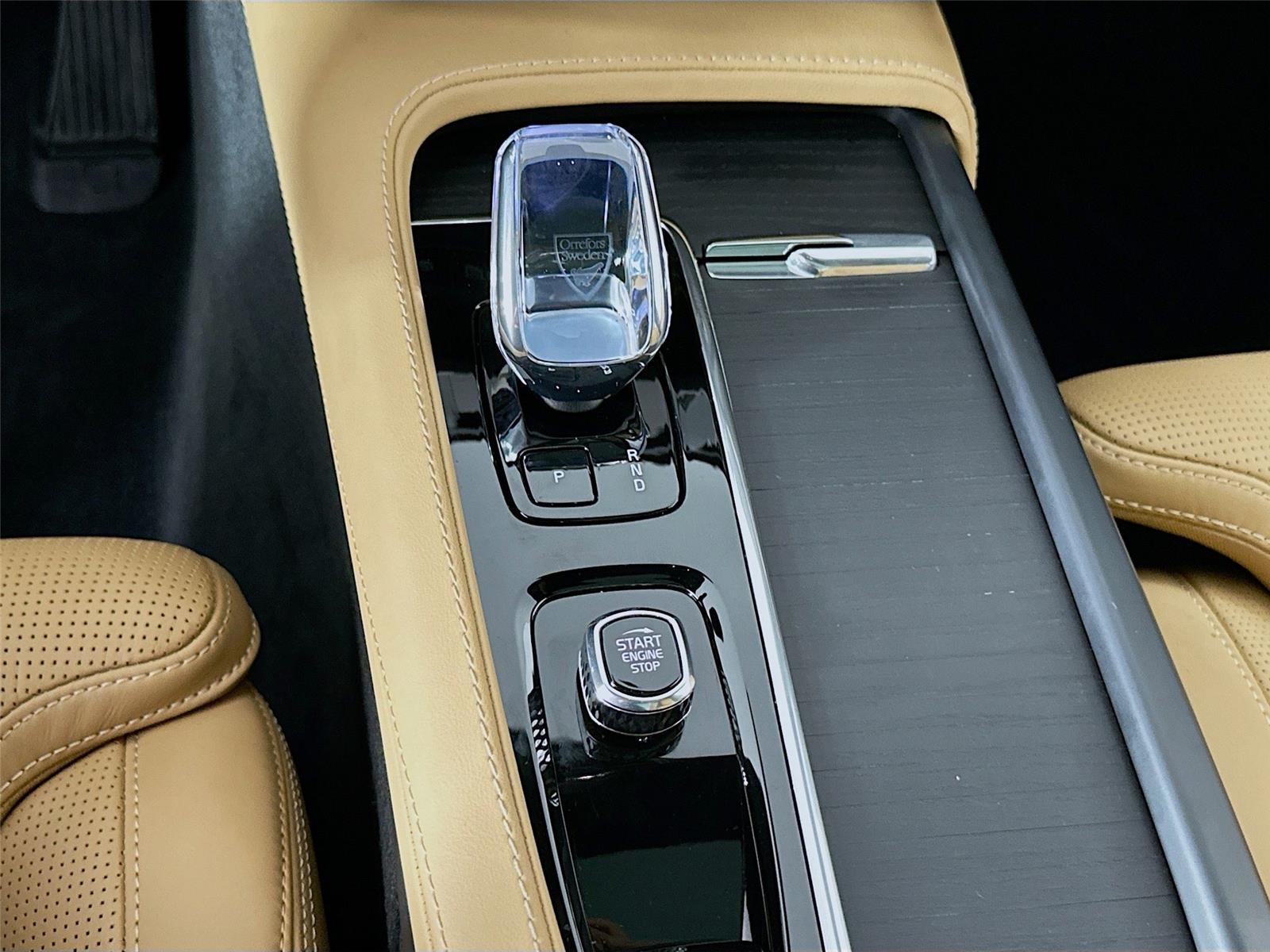 2025 Volvo XC90 photo 17