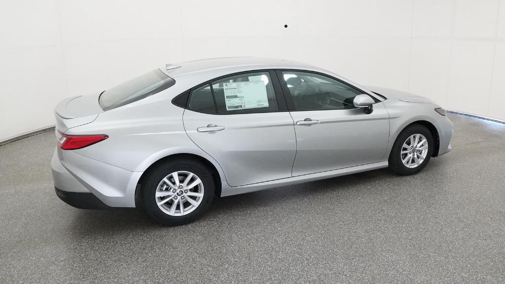 2025 Toyota Camry LE photo 22