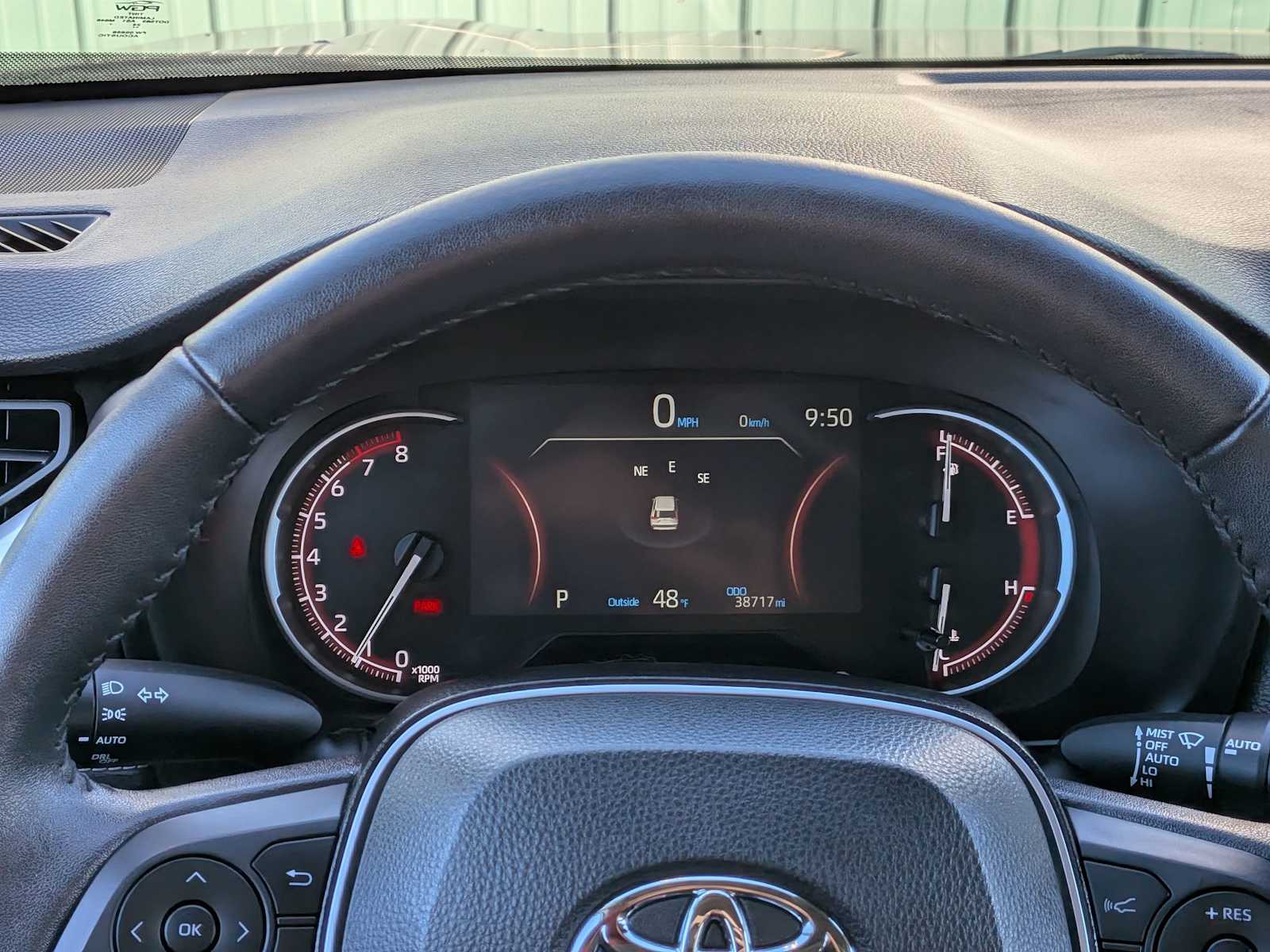 2024 Toyota RAV4 XLE photo 31