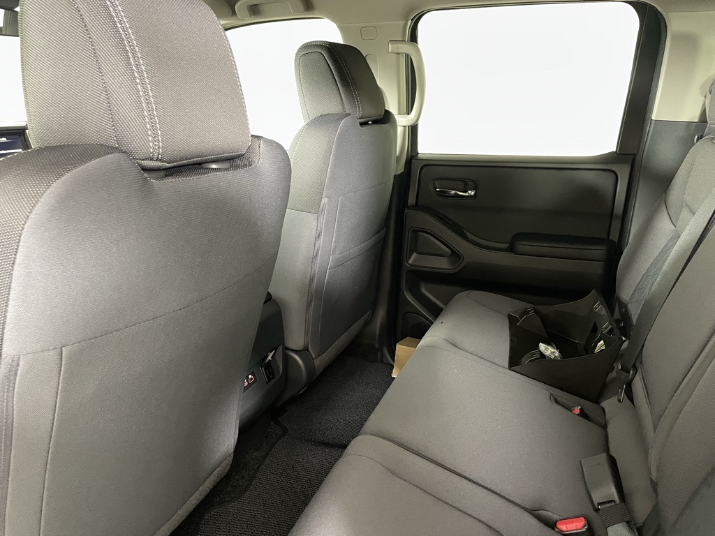 2025 Nissan Frontier Crew Cab SV photo 32