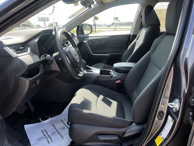 2025 Toyota RAV4 LE photo 10
