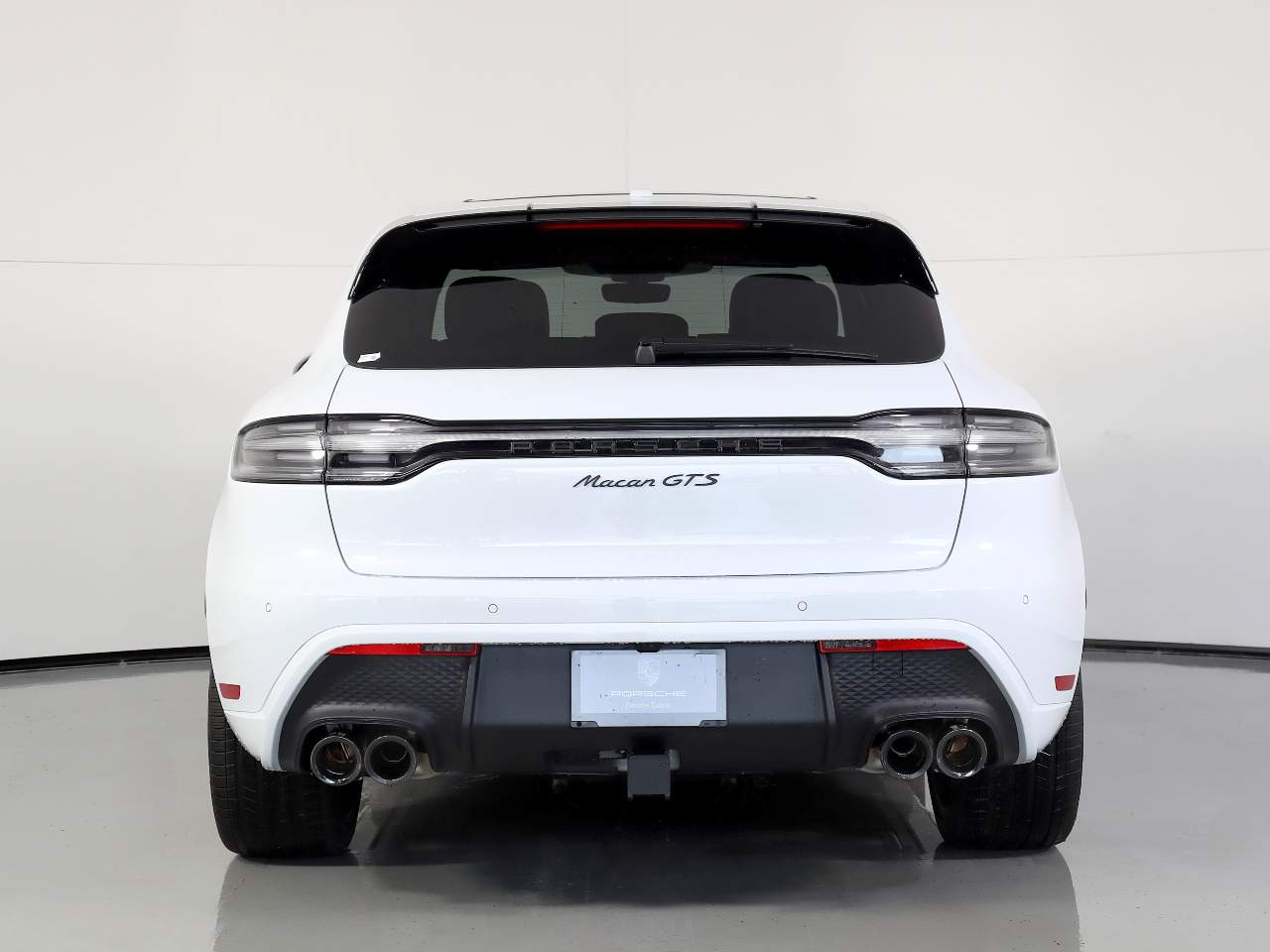 2026 Porsche Macan GTS photo 4