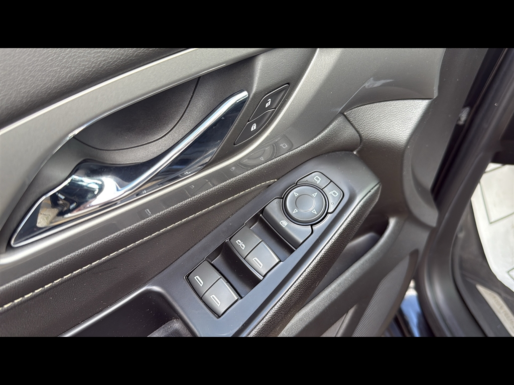 2023 Chevrolet Traverse Leather photo 3