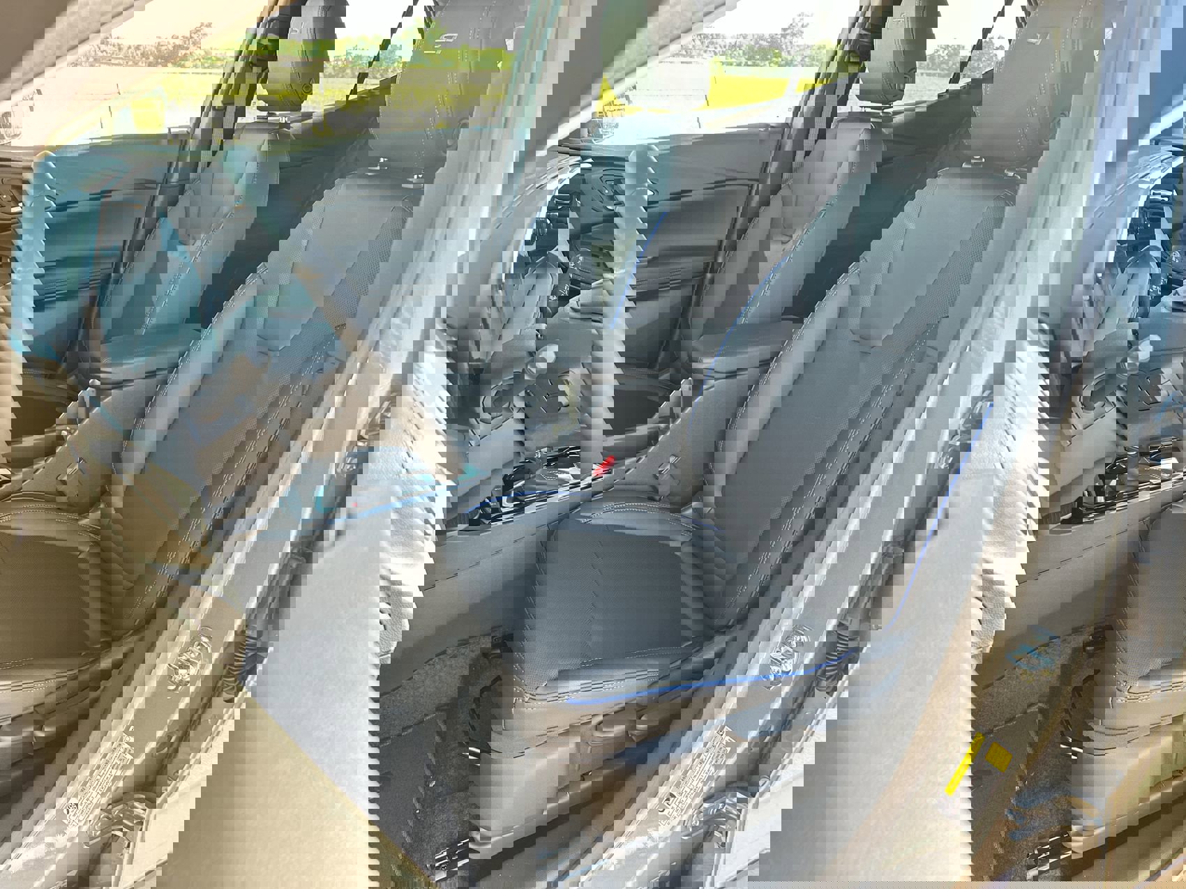 2025 Buick Encore GX Sport Touring photo 14