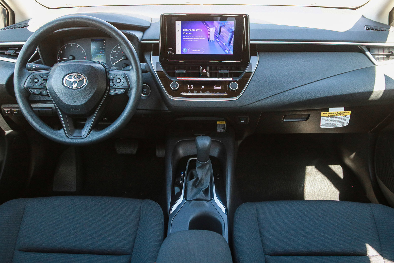 2025 Toyota Corolla LE photo 12