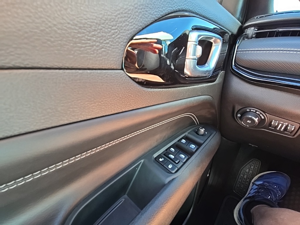 2024 Jeep Compass Latitude photo 22