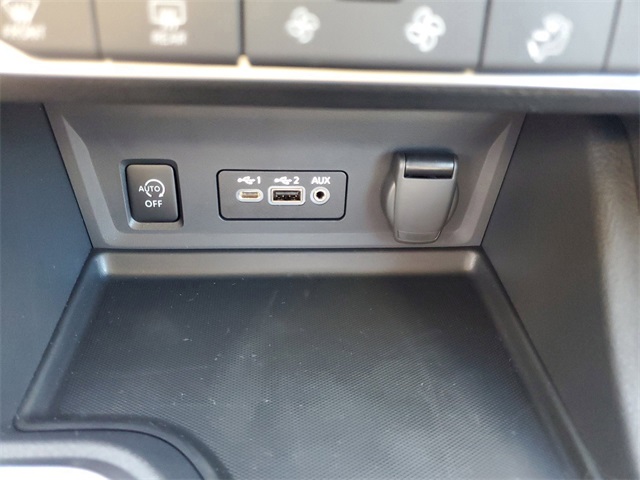 2025 Nissan Sentra SV photo 18