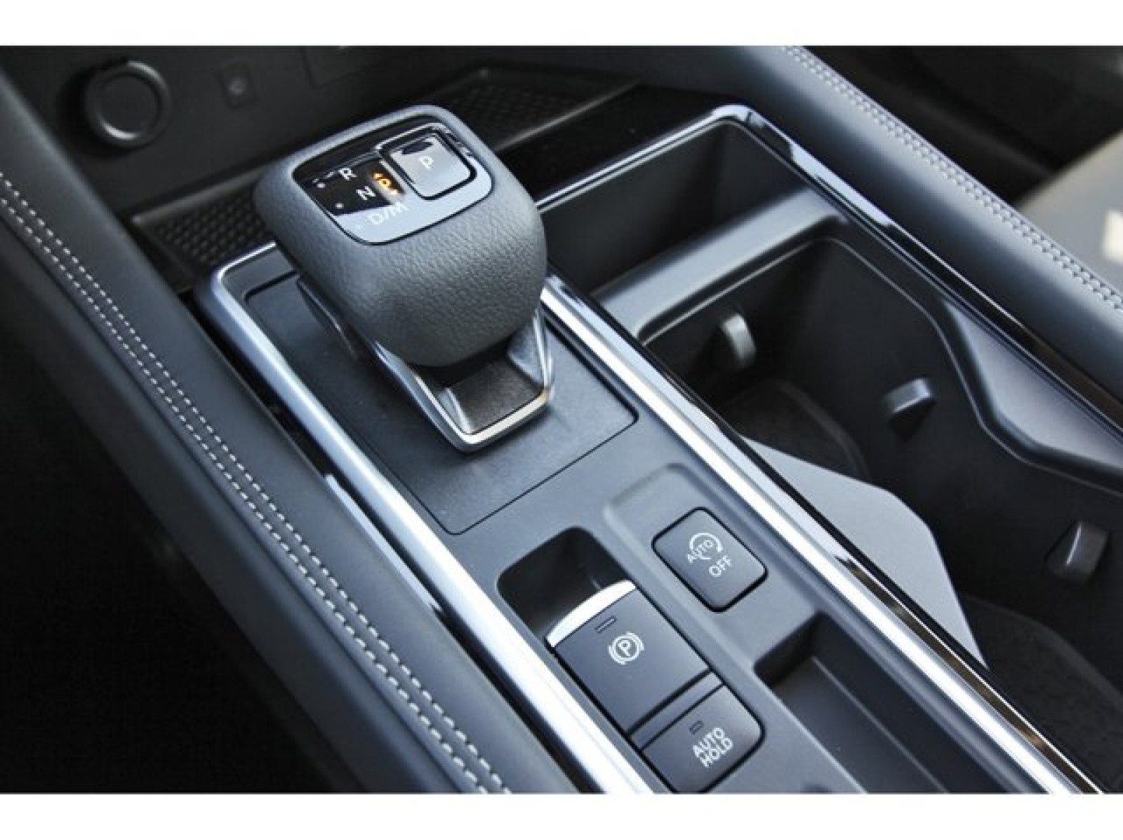 2025 Nissan Pathfinder Platinum Black at Robbins Nissan