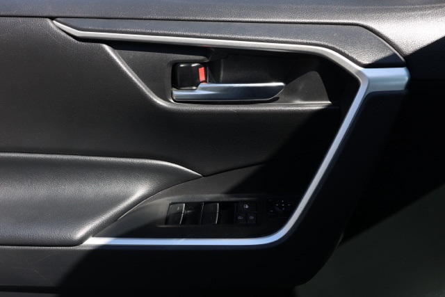 2022 Toyota RAV4 XLE photo 21