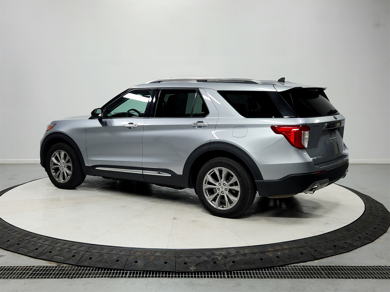 2024 Ford Explorer Limited photo 4