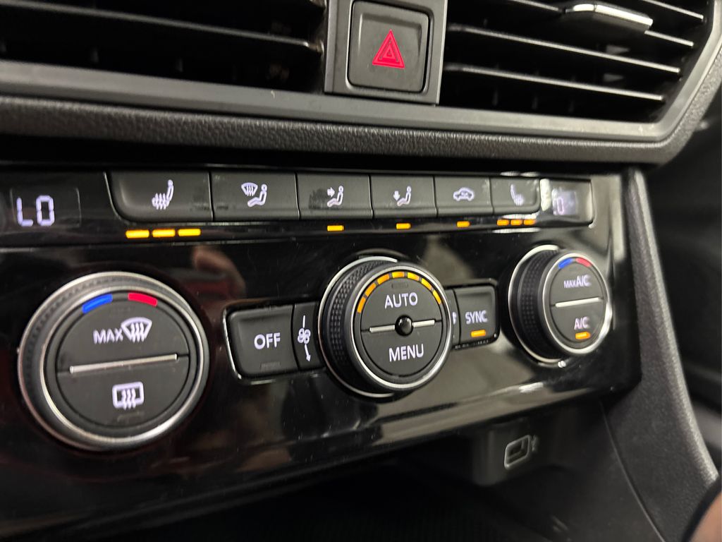 2019 Volkswagen Jetta R-Line photo 26