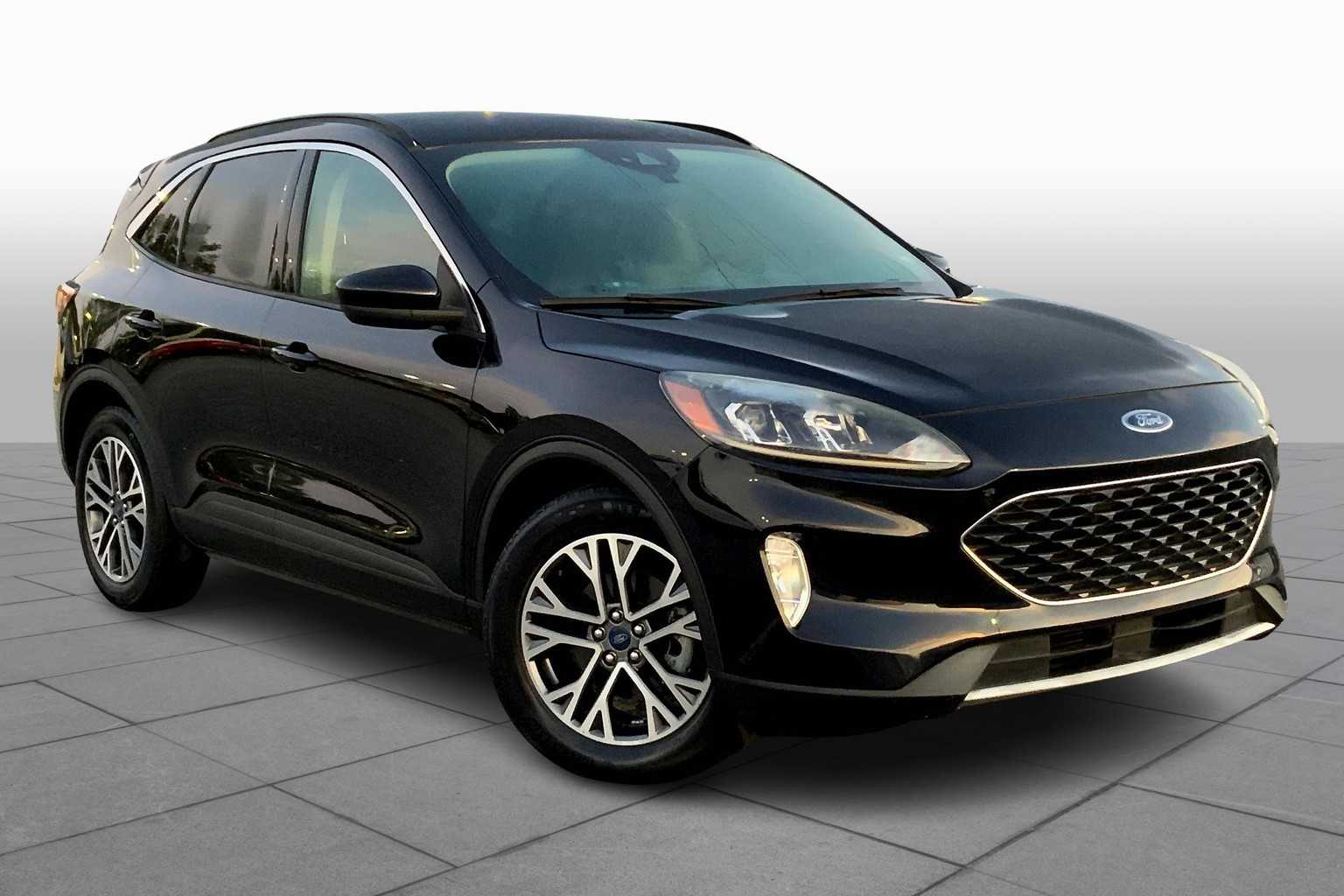 2020 Ford Escape SEL photo 2