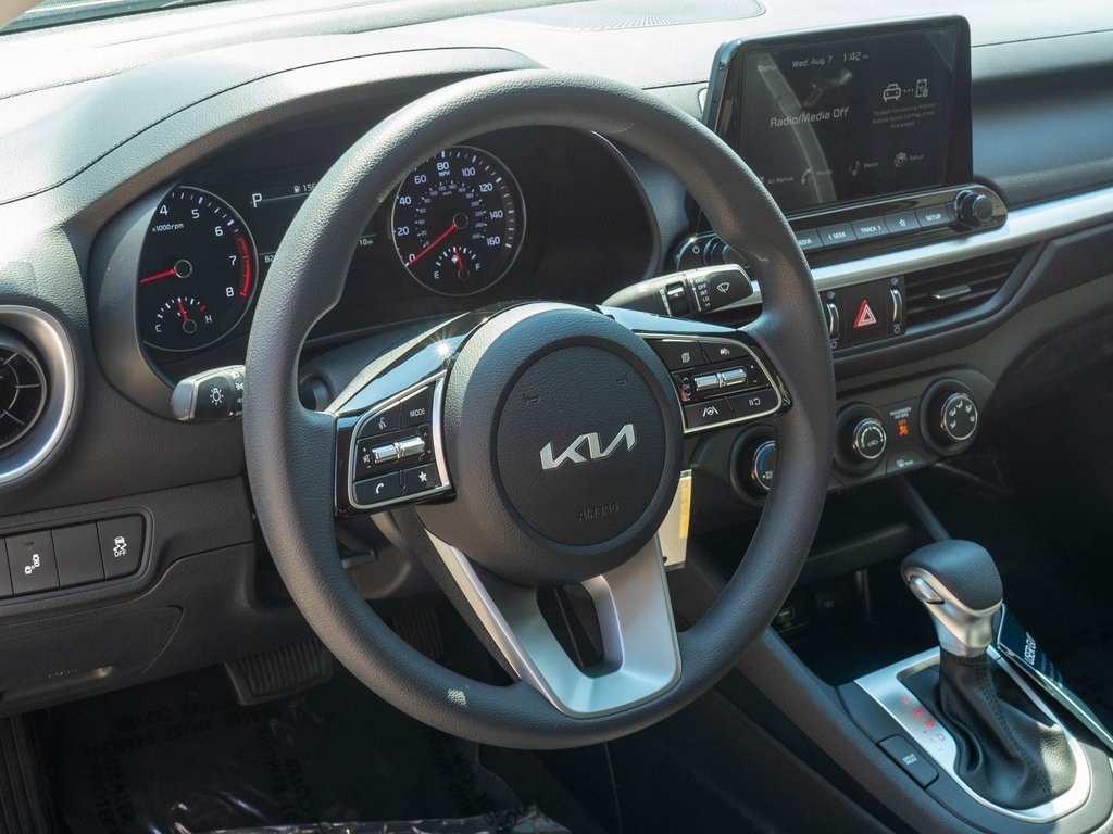2024 Kia Forte LXS photo 16