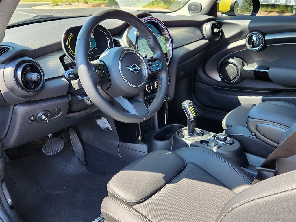 2024 Mini Cooper 2 Door Hardtop SE photo 8