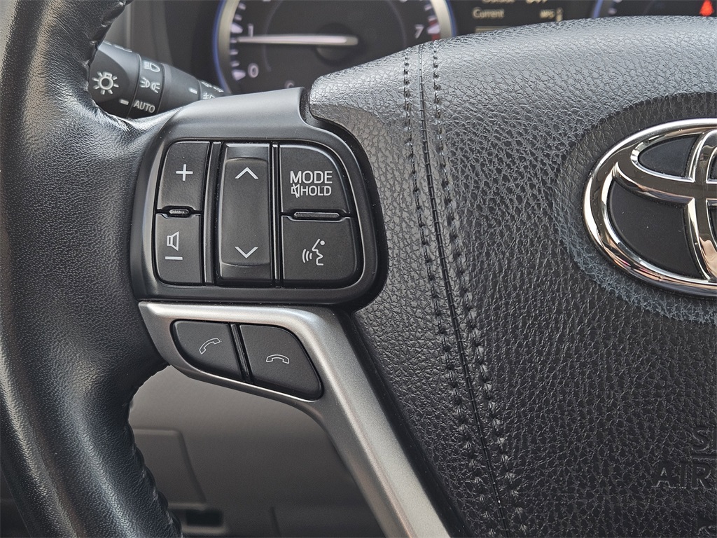 2018 Toyota Highlander Limited Platinum photo 24