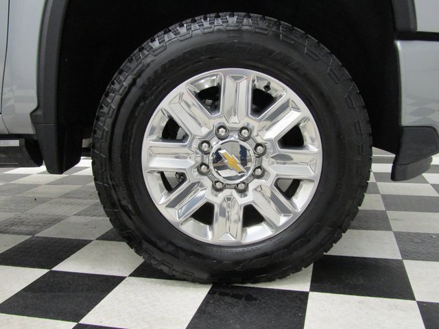 2025 Chevrolet Silverado 2500HD High Country photo 3