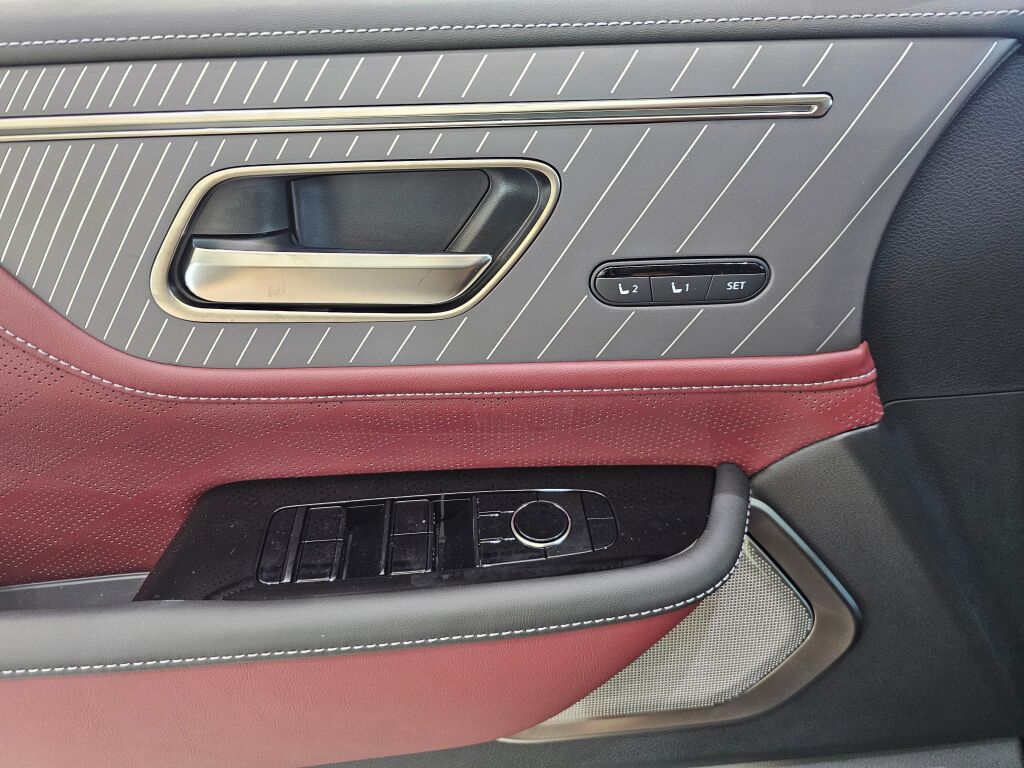 2025 Infiniti QX80 photo 33