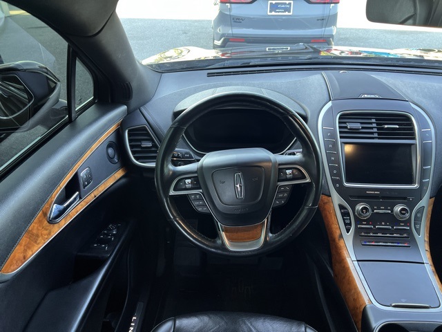 2019 Lincoln Nautilus Reserve photo 16