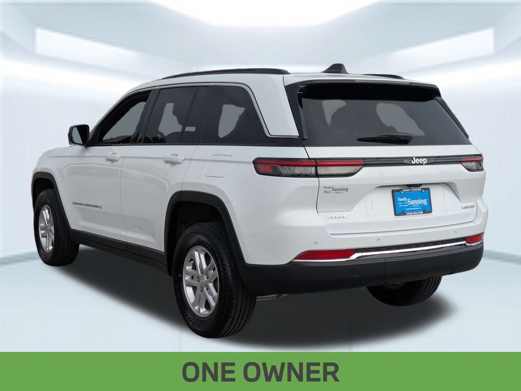 2024 Jeep Grand Cherokee Laredo photo 3