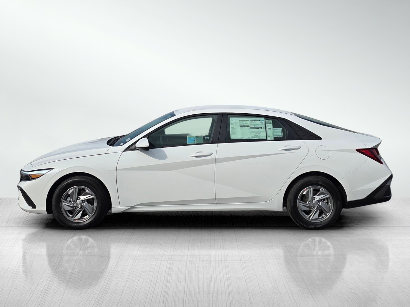 2026 Hyundai Elantra SE photo 4