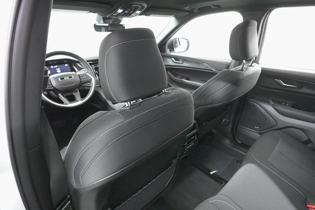 2025 Jeep Grand Cherokee Laredo photo 24