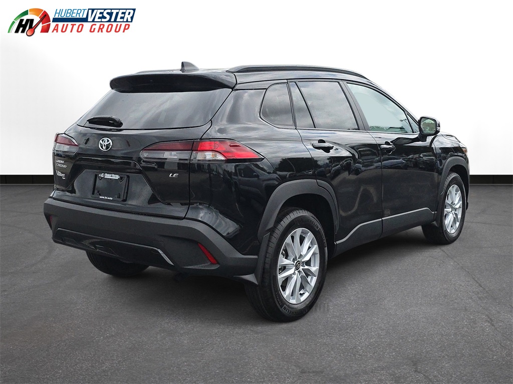 2026 Toyota Corolla Cross LE photo 5