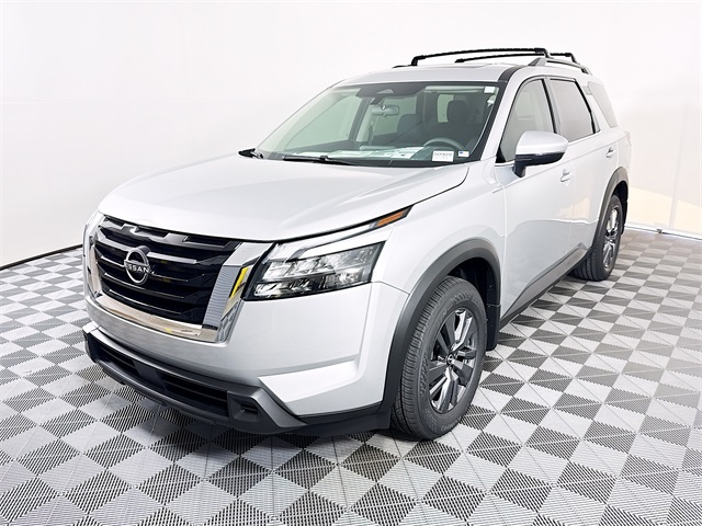 2025 Nissan Pathfinder SV photo 3
