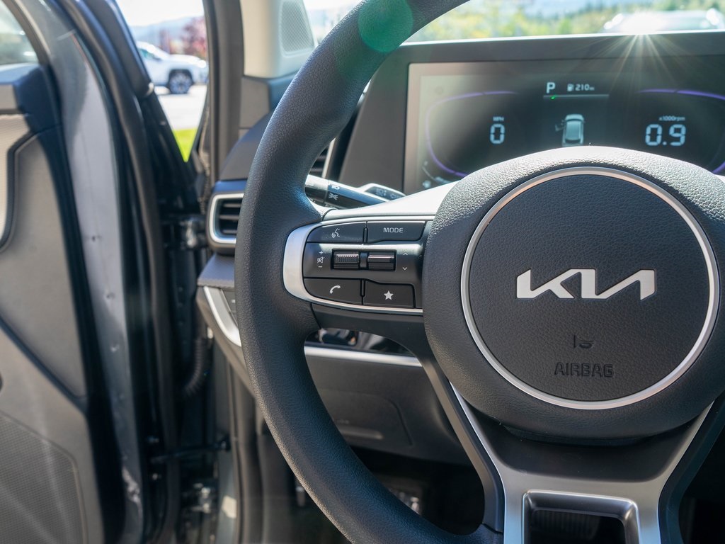 2025 Kia Sportage LX photo 16