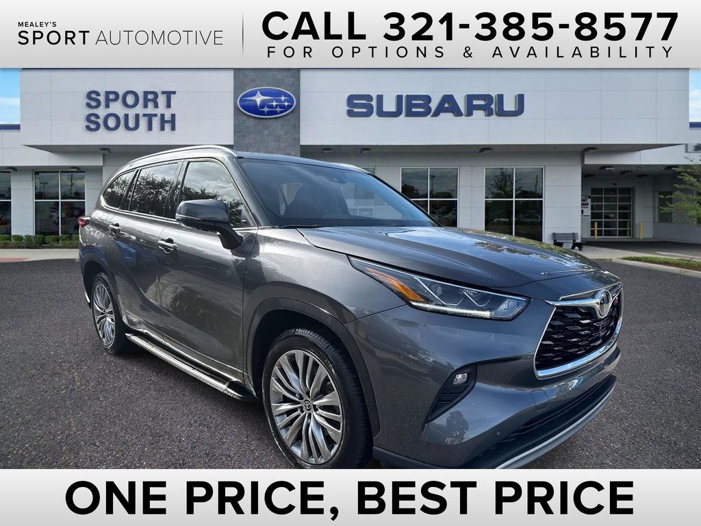 2021 Toyota Highlander Platinum's photo