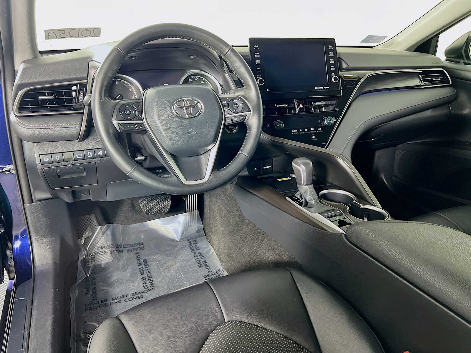 2022 Toyota Camry XLE photo 8