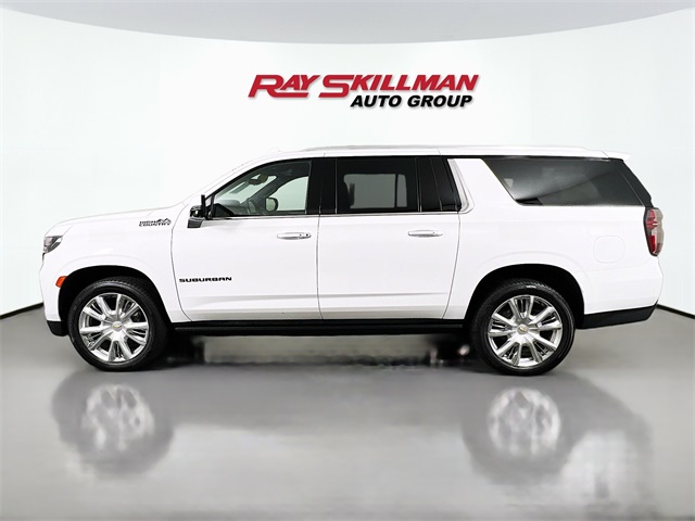 2021 Chevrolet Suburban High Country photo 4