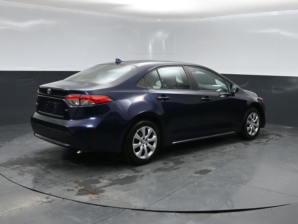 2021 Toyota Corolla LE photo 2