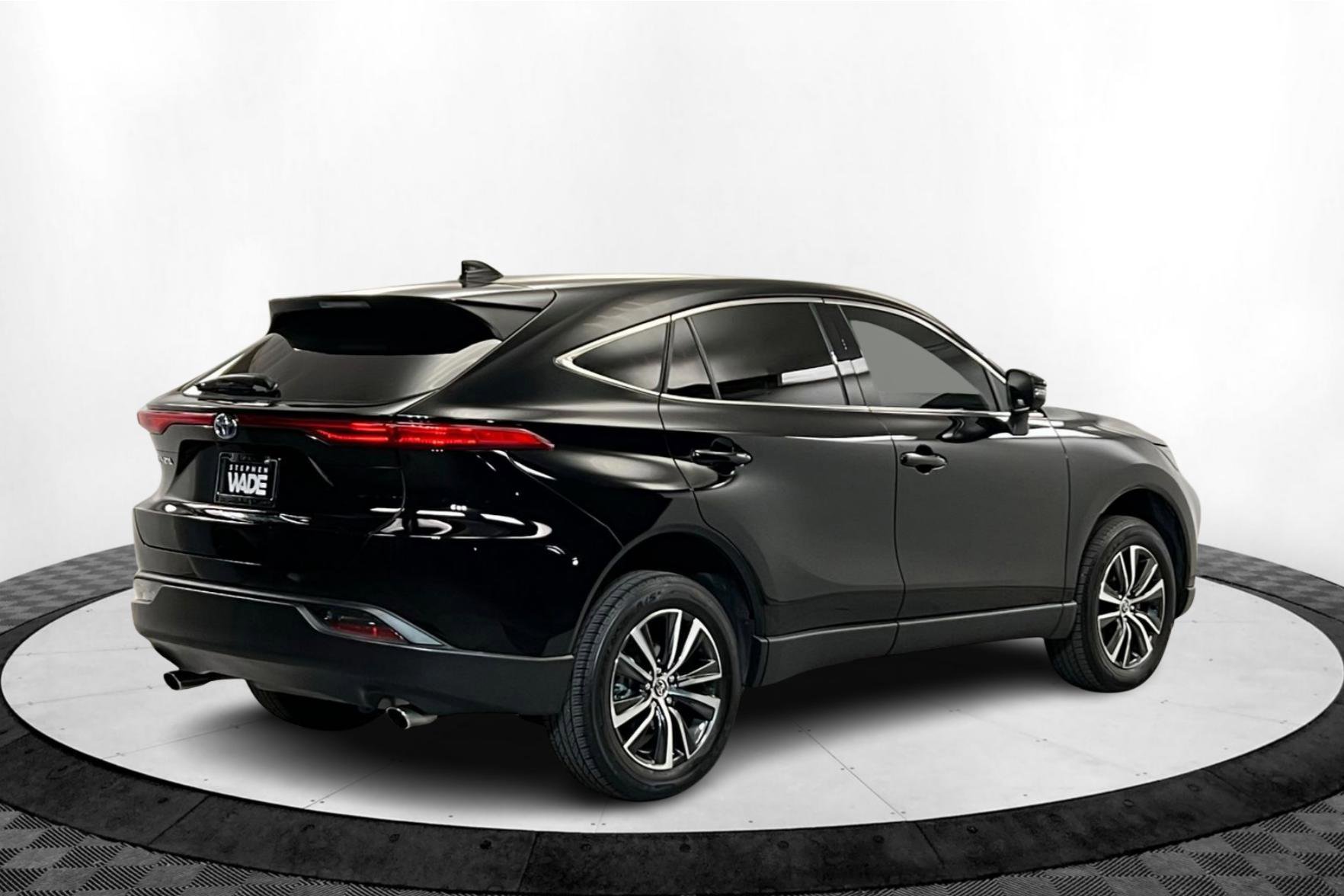 2024 Toyota Venza LE photo 3