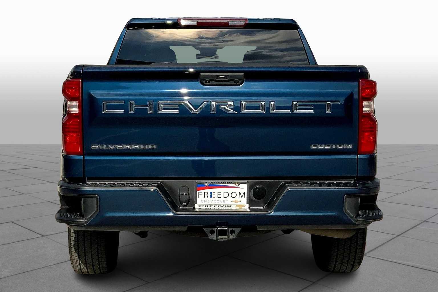 2023 Chevrolet Silverado 1500 Custom photo 4