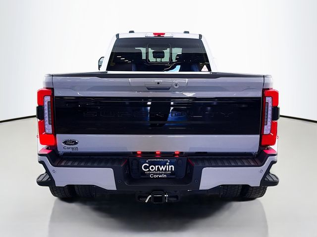 2025 Ford F-450 photo 6