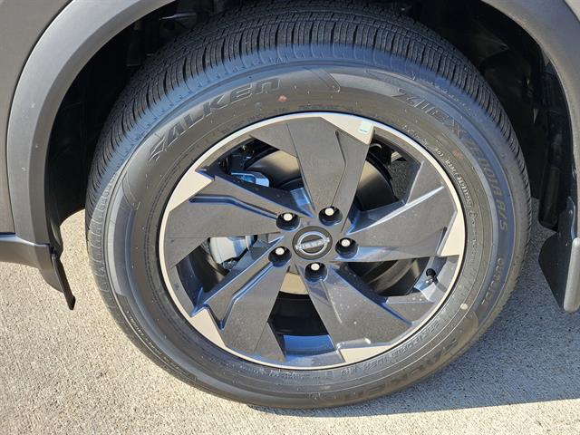 2026 Nissan Rogue SV photo 4