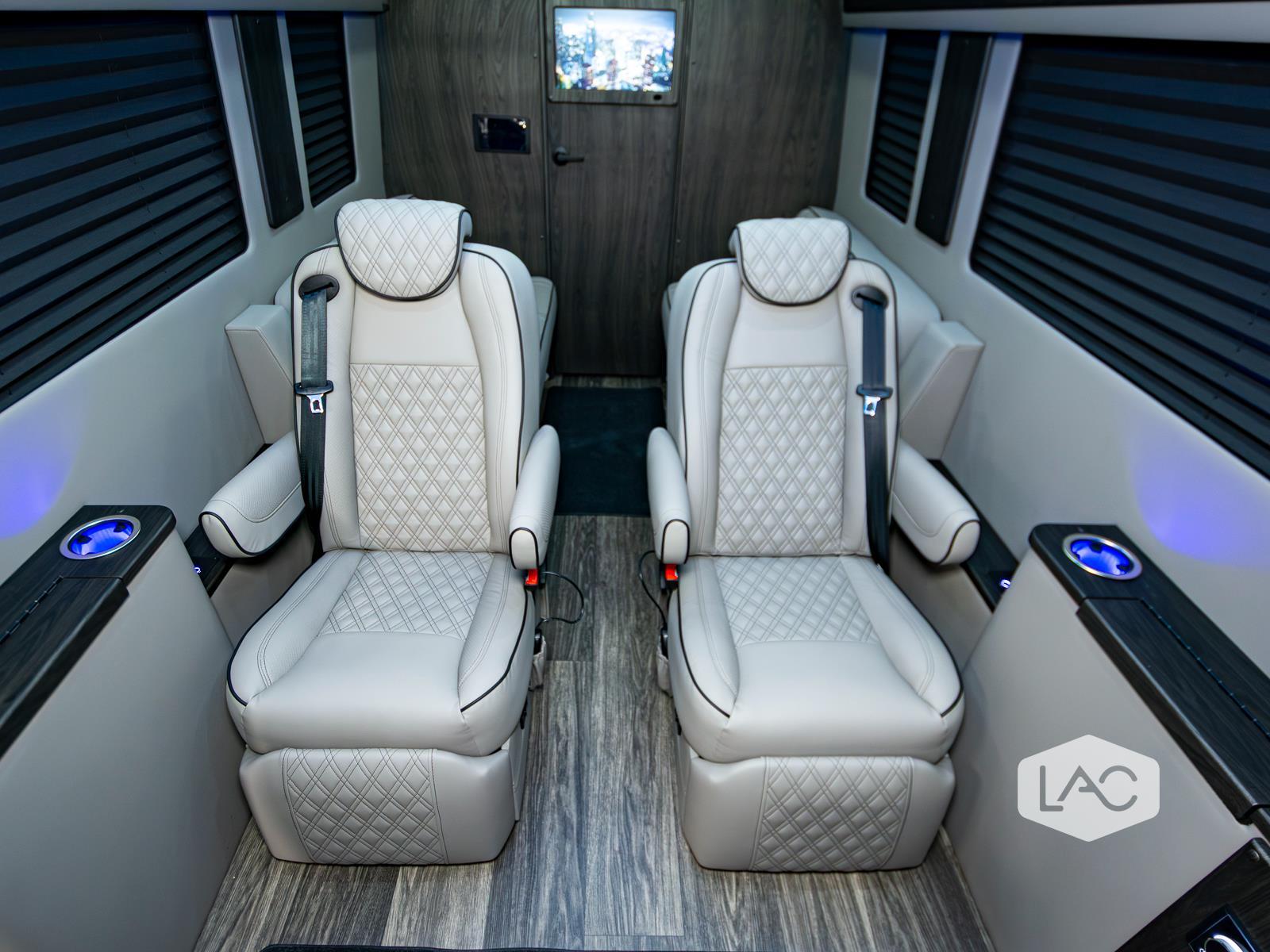 2025 Mercedes Benz Sprinter 3500 photo 5