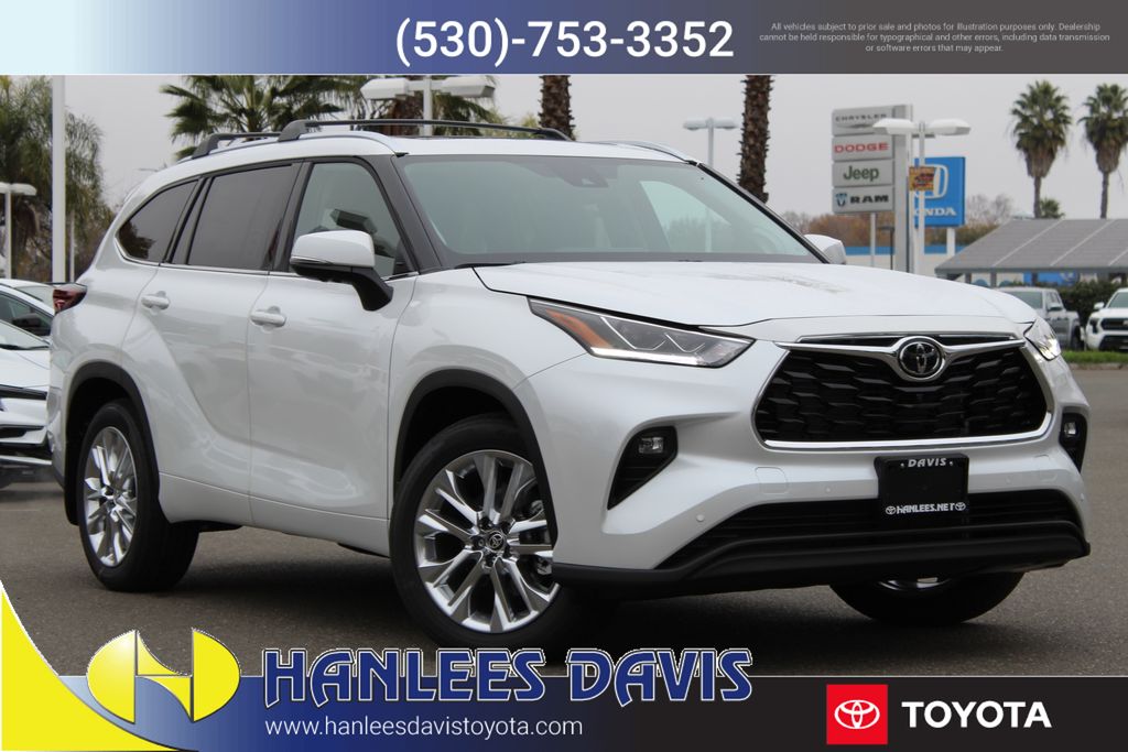 2026 Toyota Highlander Limited's photo