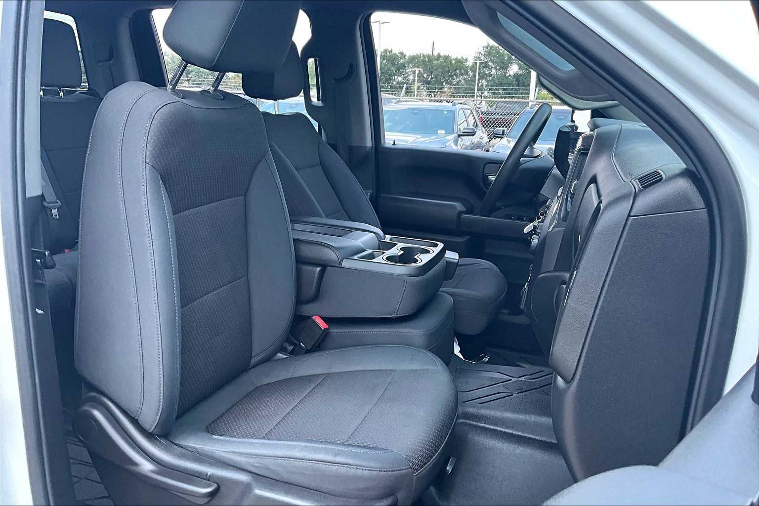 2020 Chevrolet Silverado 2500HD Custom photo 8