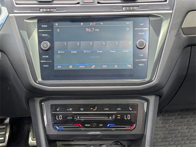 2024 Volkswagen Tiguan SE R-Line Black photo 16