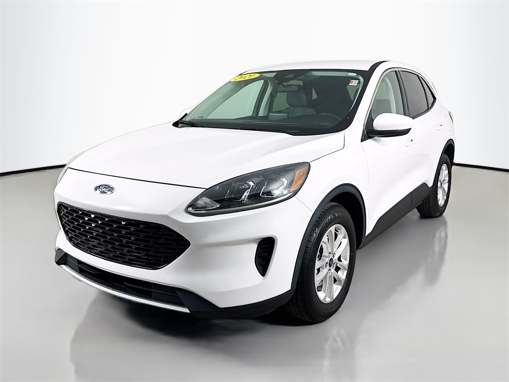 2021 Ford Escape SE photo 3