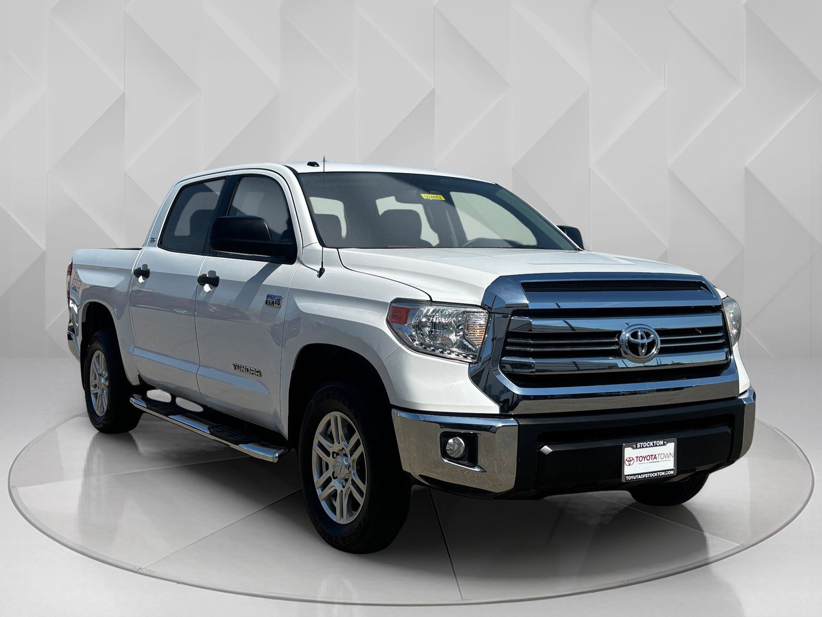 2017 Toyota Tundra SR5 photo 3